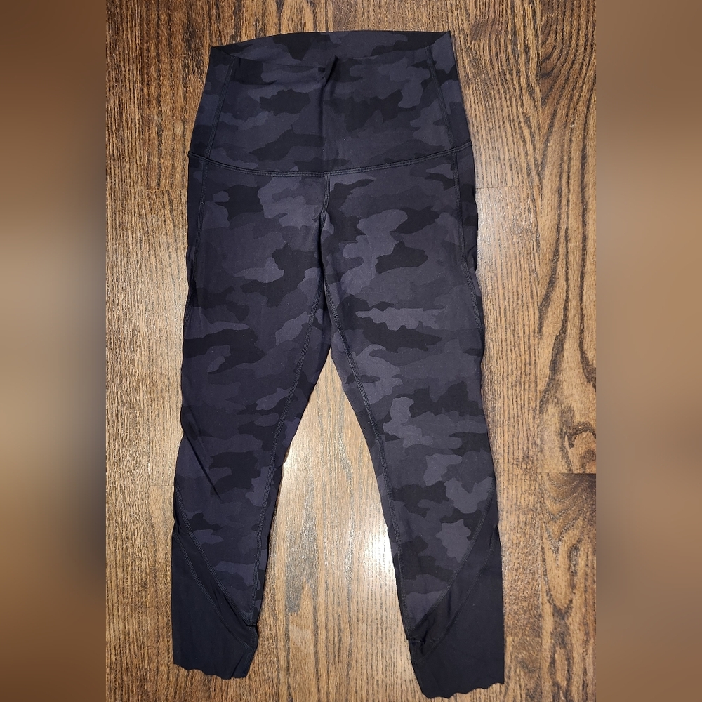 Lululemon Crop Black Camouflage Leggings, Size 6